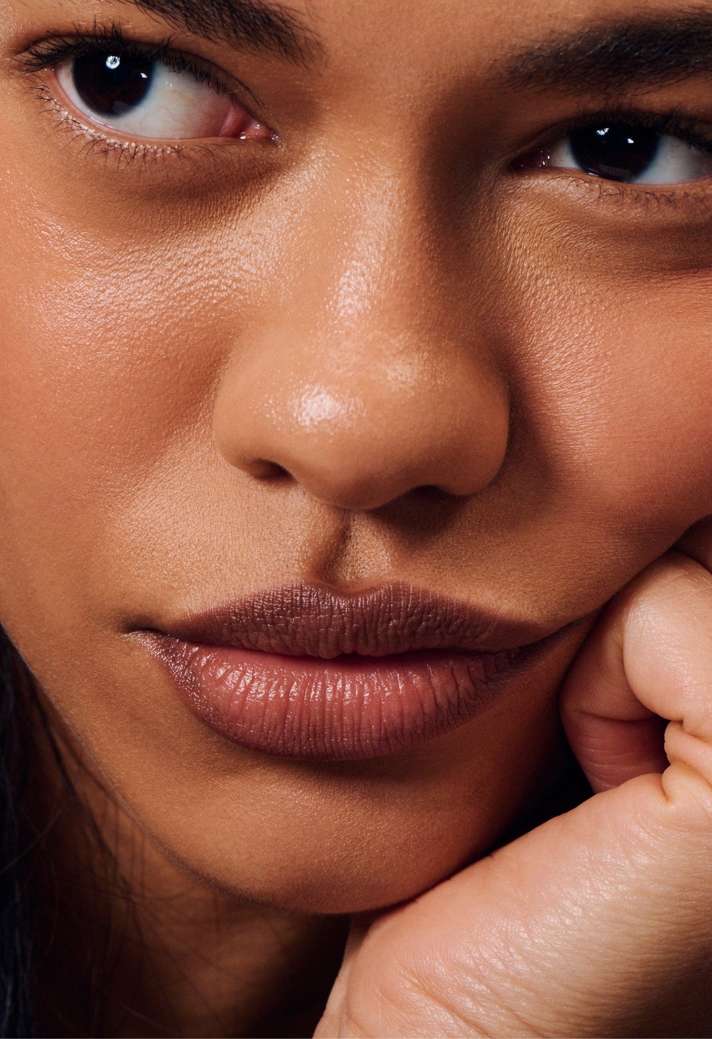 model wearing peptide lip shape in stretch